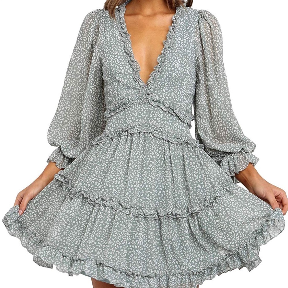 Short open back low cut dress worn once for newborn family pictures